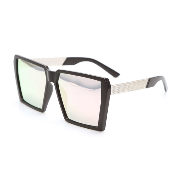 FashionNova | sunglasses - Picture 3 of 4